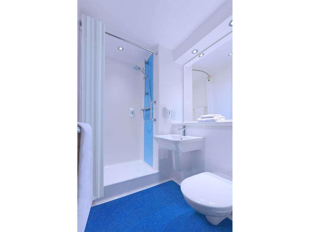 Travelodge London Finchley Номер фото