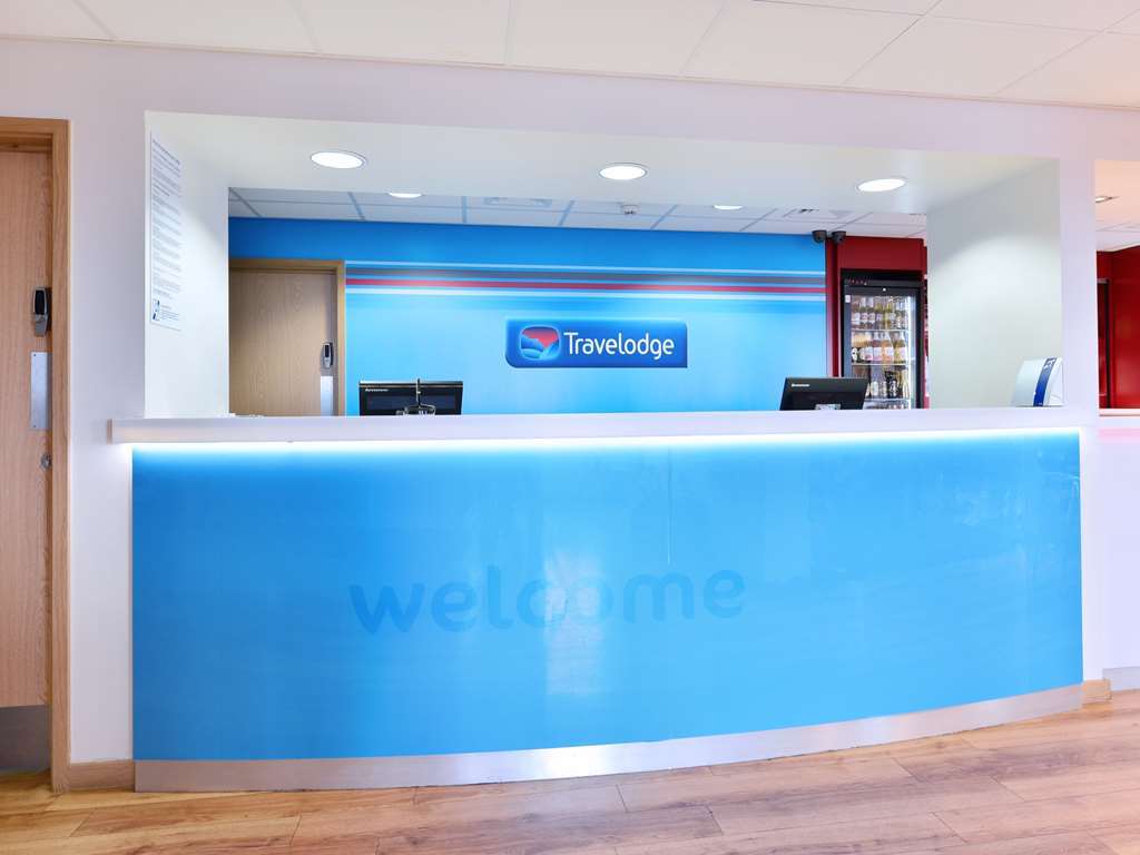 Travelodge London Finchley Интерьер фото