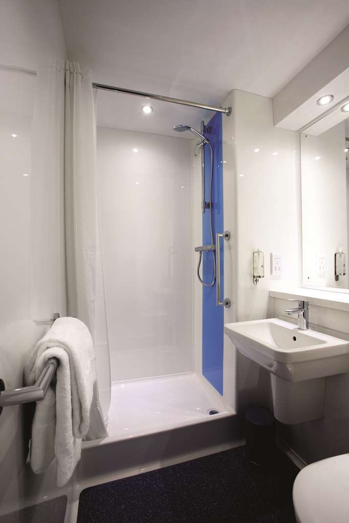 Travelodge London Finchley Номер фото