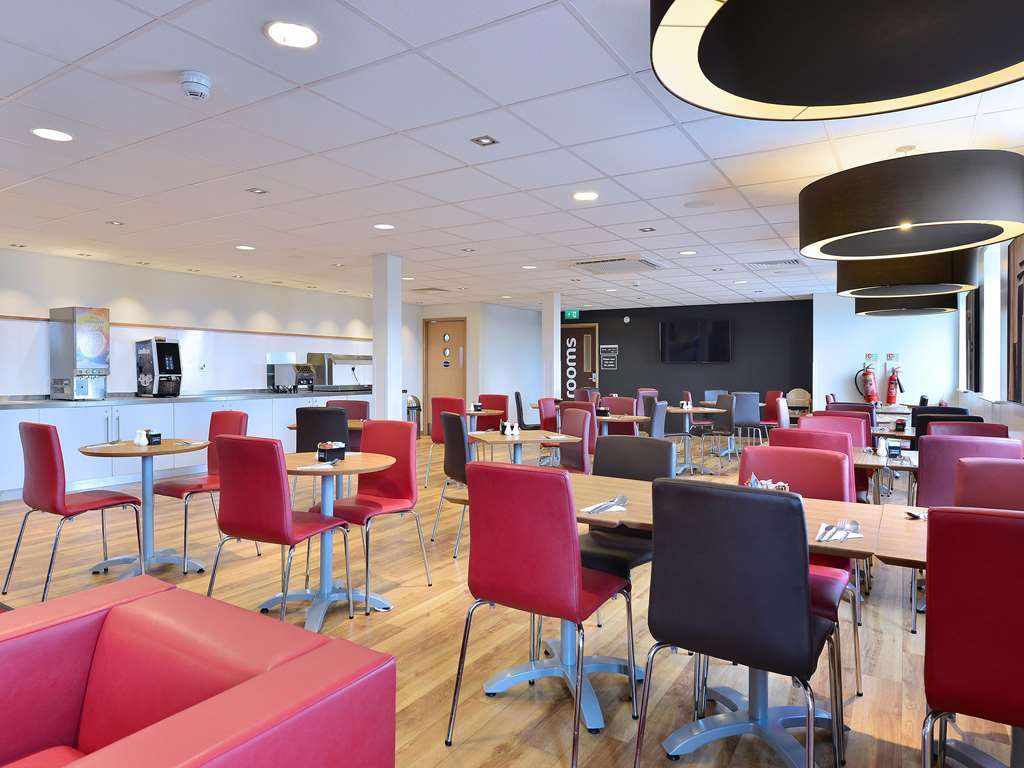 Travelodge London Finchley Ресторан фото